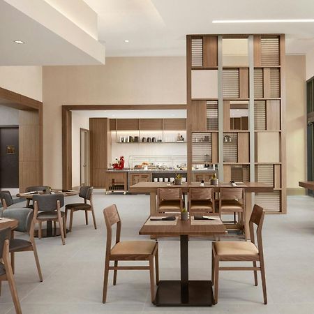 Ac Hotel By Marriott Рэстон Экстерьер фото